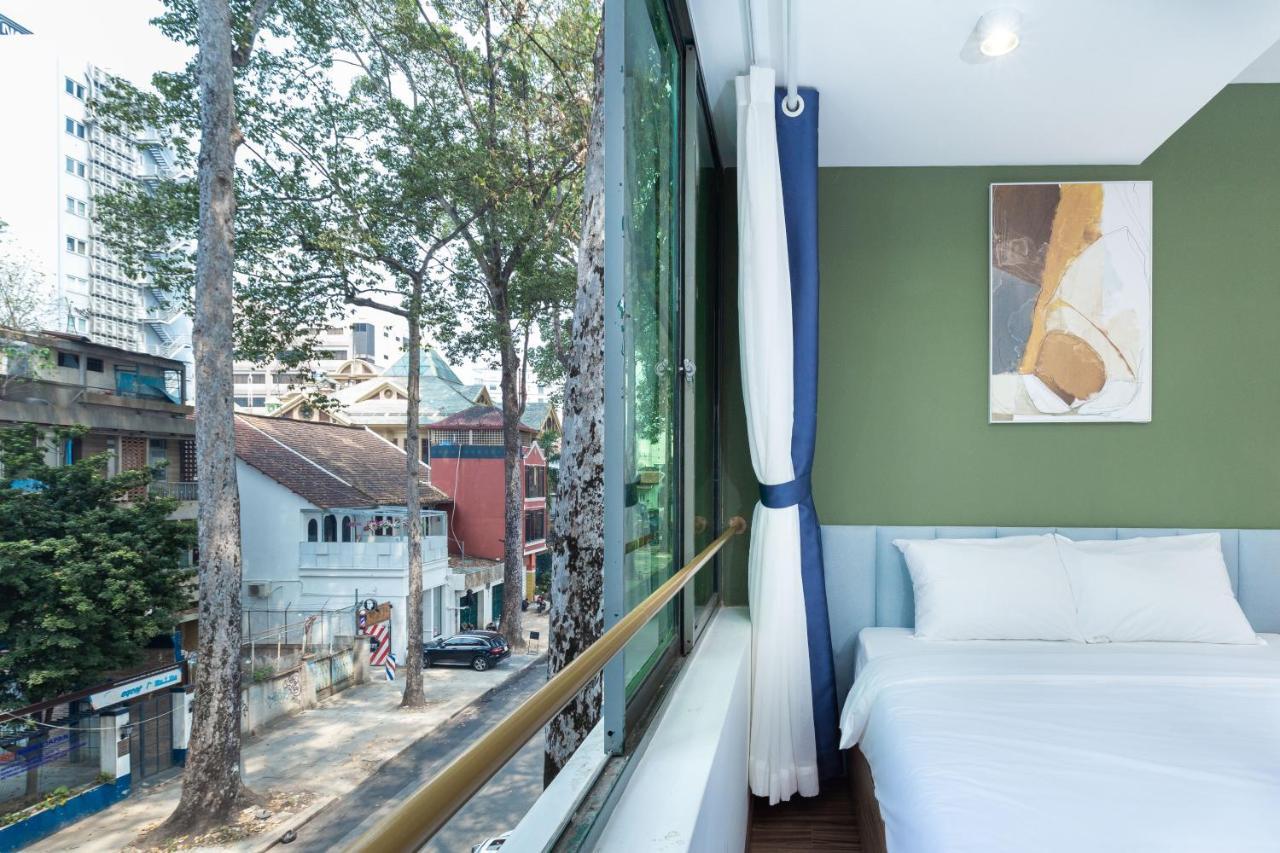 Cozrum Smart - First Target Hotel Ho Chi Minh-staden Exteriör bild
