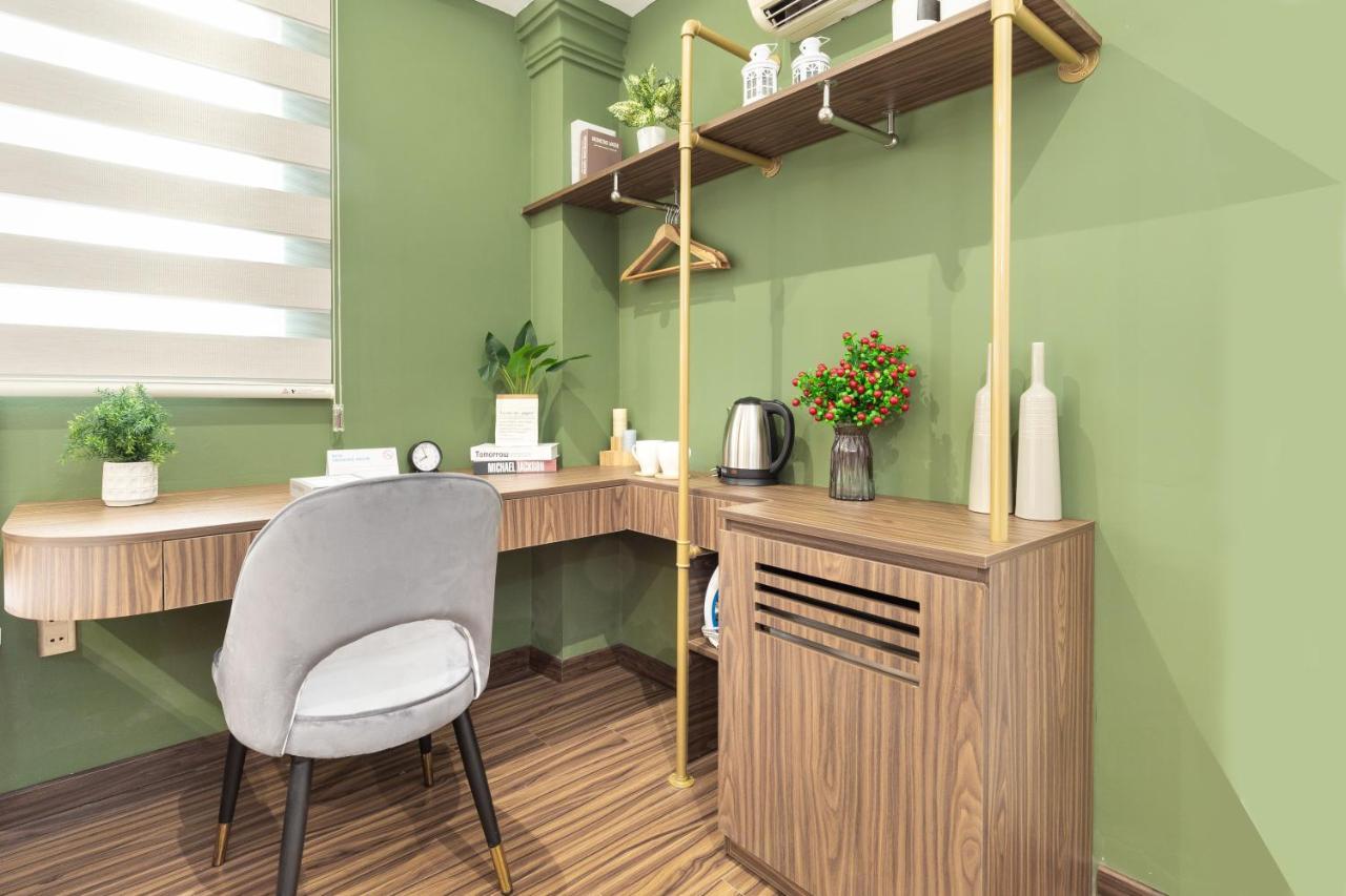 Cozrum Smart - First Target Hotel Ho Chi Minh-staden Exteriör bild