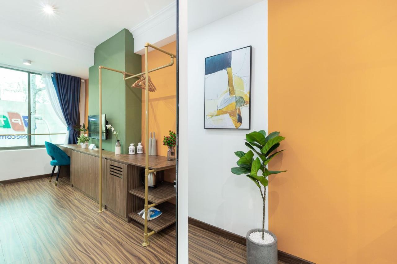 Cozrum Smart - First Target Hotel Ho Chi Minh-staden Exteriör bild